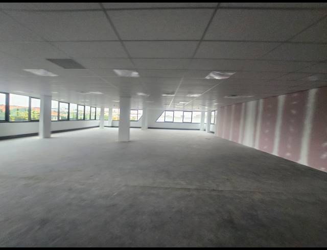 333M² OFFICE TO LET IN VORNA VALLEY
